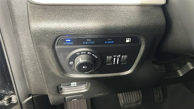 Used 2023 Jeep Grand Cherokee 4WD 4xe image 19