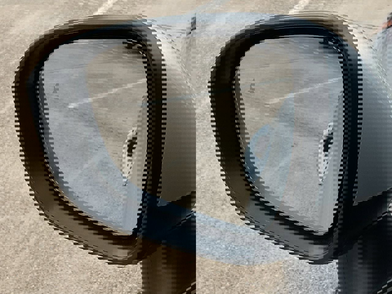 Used 2025 Nissan Rogue SV image 11