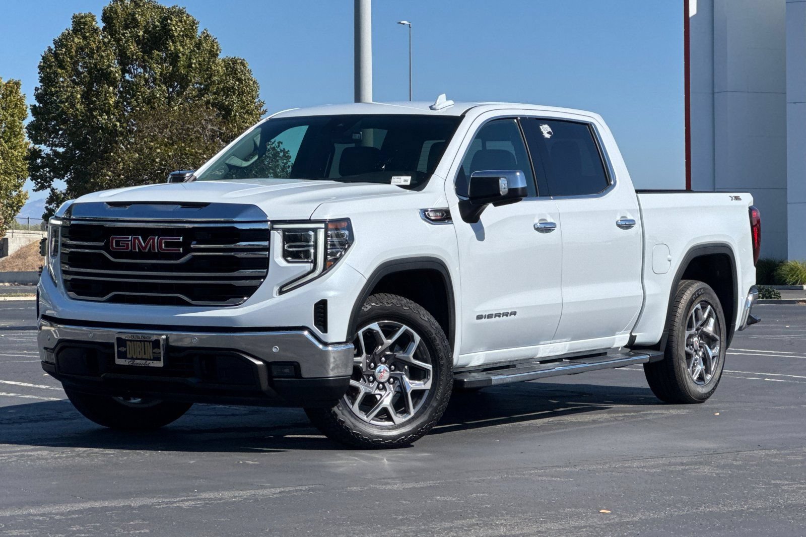 Used 2026 GMC Sierra 1500 SLT w/ SLT Premium Plus Package AWD/4WD image 8