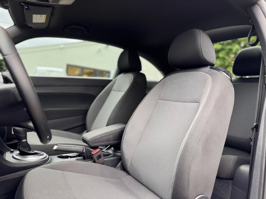 Used 2018 Volkswagen Beetle 2.0T S FWD image 20