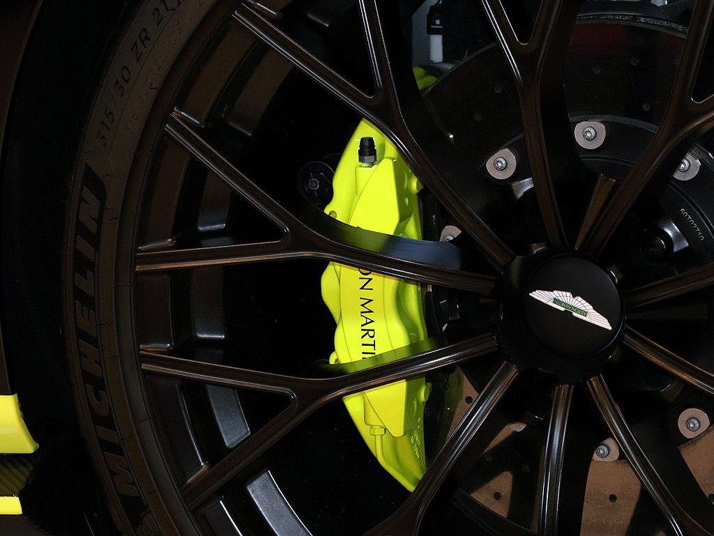 Used 2023 Aston Martin V12 Vantage RWD image 84