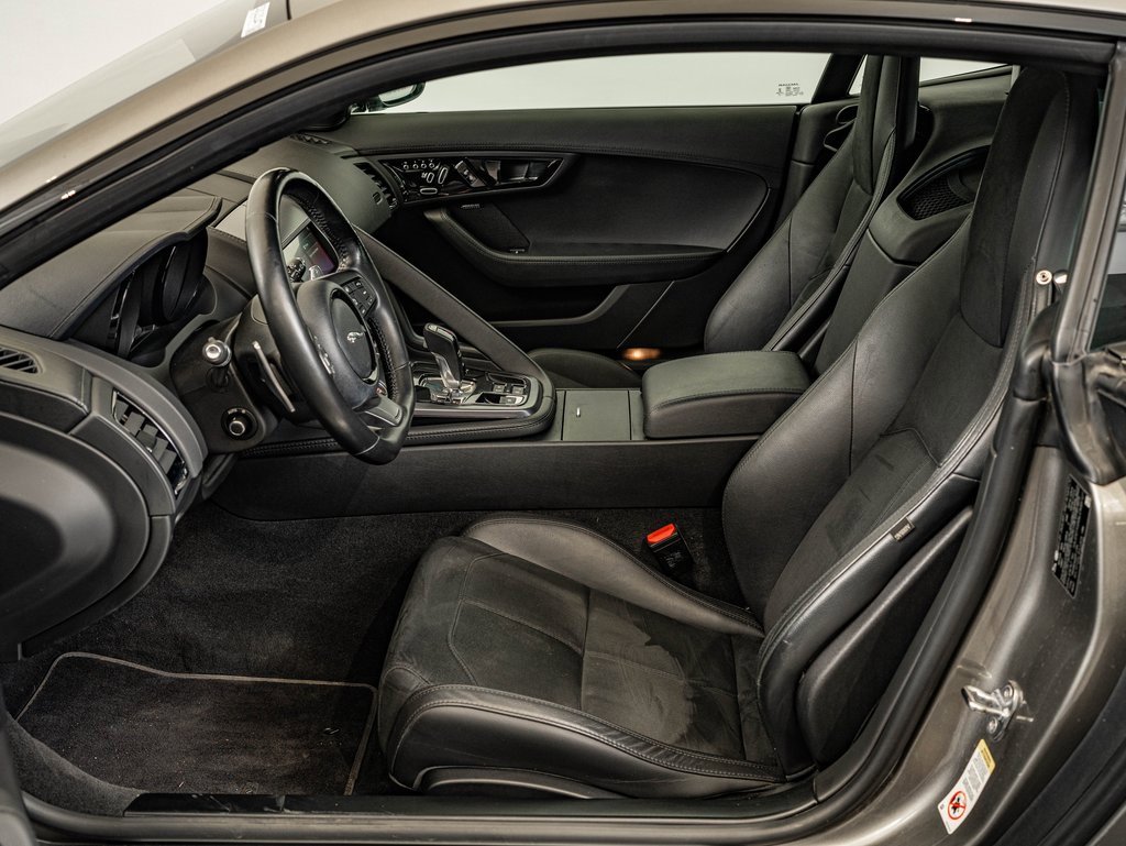 Used 2020 Jaguar F-TYPE Coupe image 21