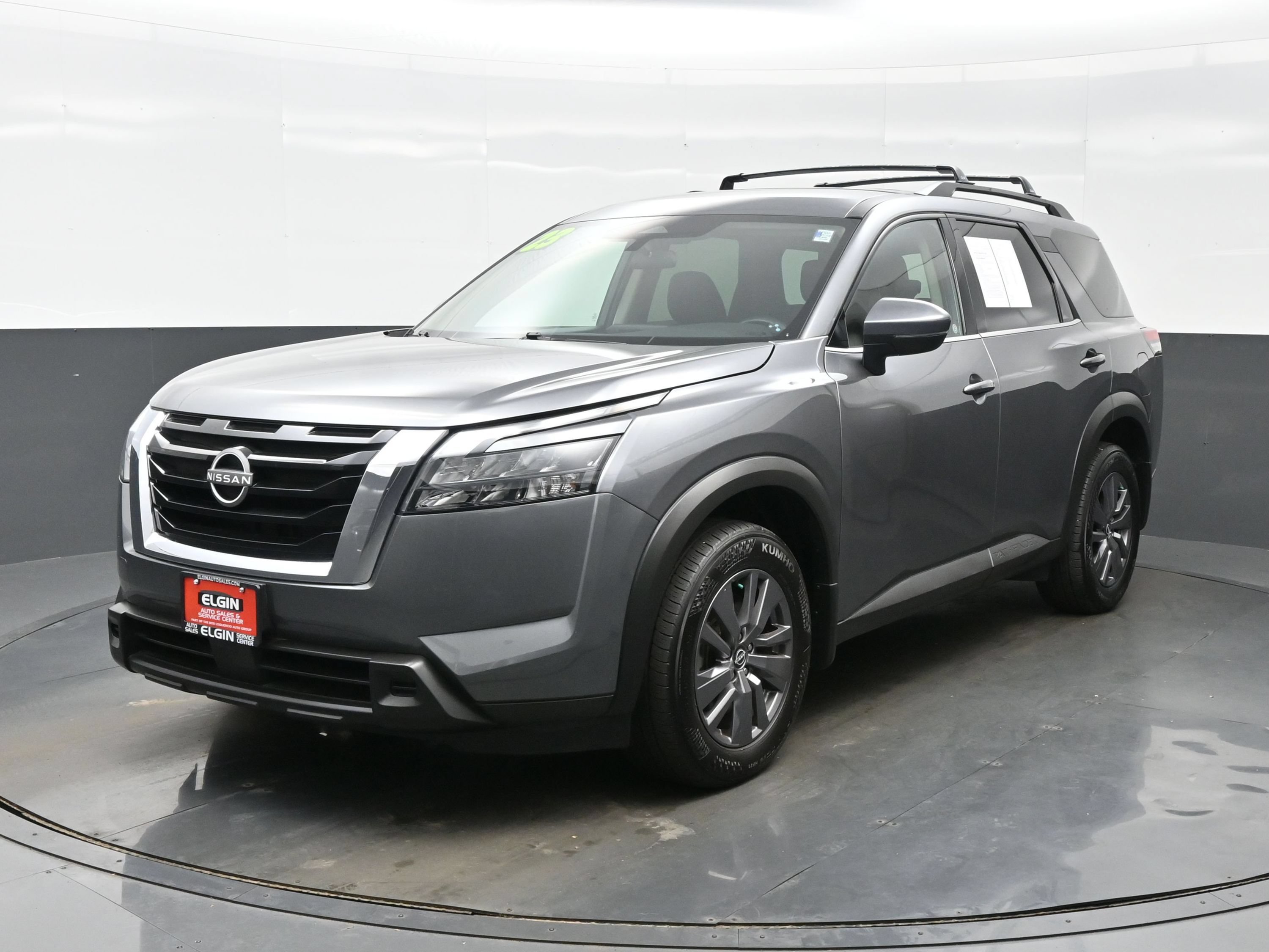 Used 2023 Nissan Pathfinder SV AWD/4WD image 2