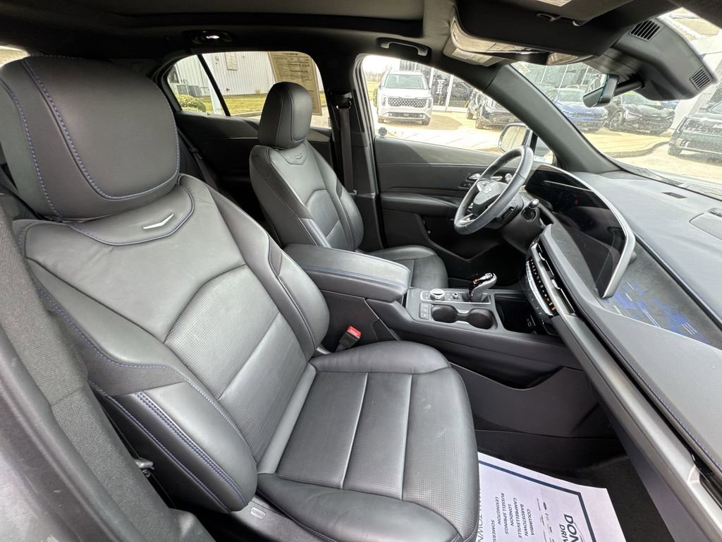 Used 2024 Cadillac XT4 Sport image 17