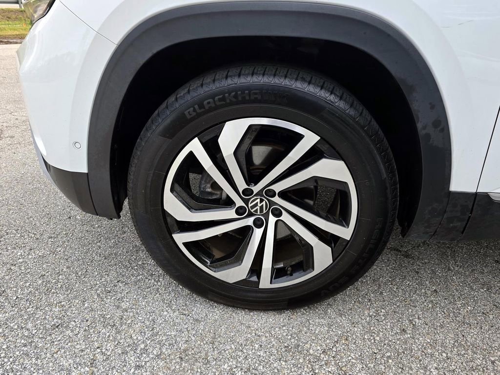 Certified 2021 Volkswagen Atlas Cross Sport SEL Premium image 11