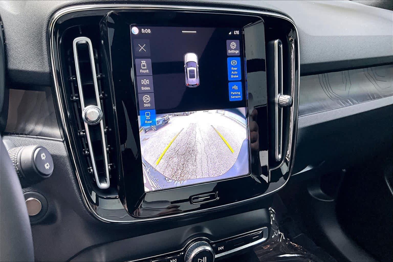 Certified 2023 Volvo XC40 Recharge Ultimate w/ Protection Package Premier AWD/4WD image 27