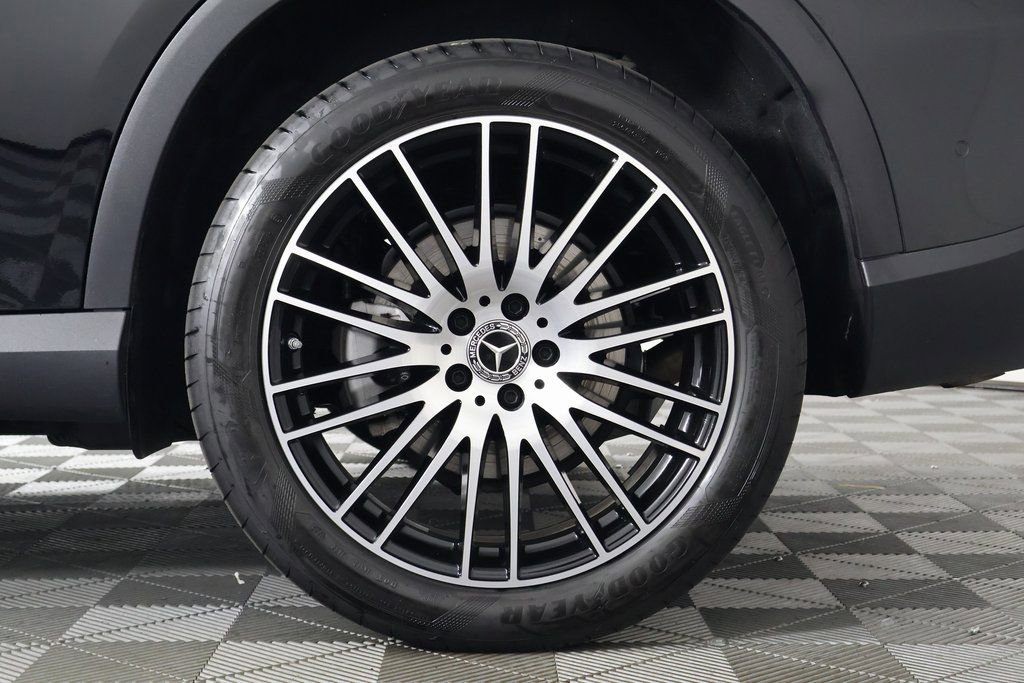 Certified 2025 Mercedes-Benz GLC 300 image 16