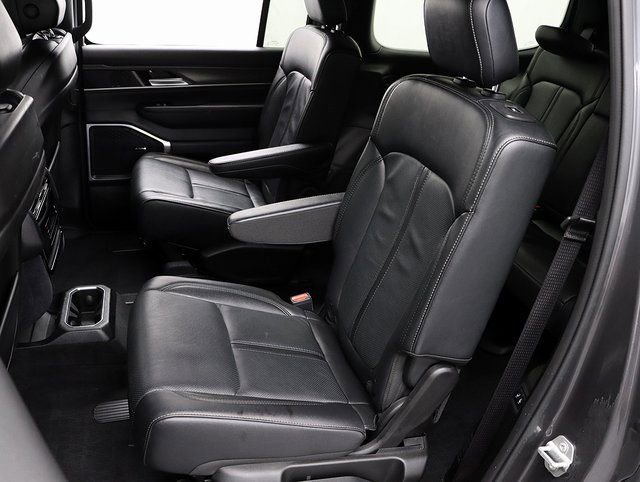 Used 2024 Jeep Wagoneer Series III image 11