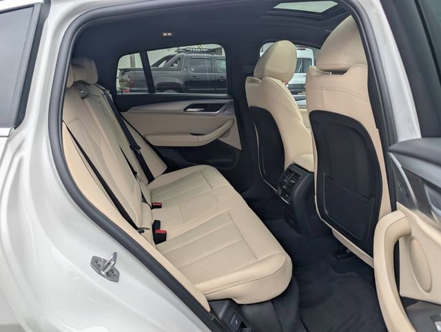 Used 2025 BMW X4 xDrive30i image 13
