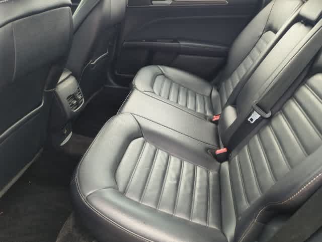 Used 2017 Ford Fusion SE w/ Fusion SE Technology Package AWD/4WD image 20