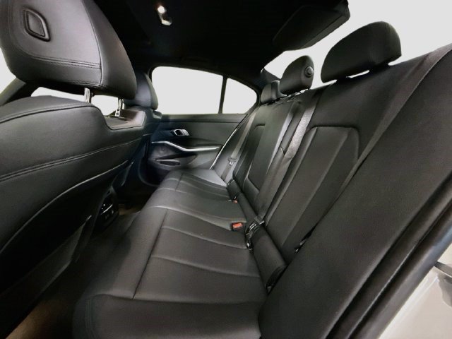 Used 2020 BMW 330i Sedan w/ Driving Assistance Package RWD image 24