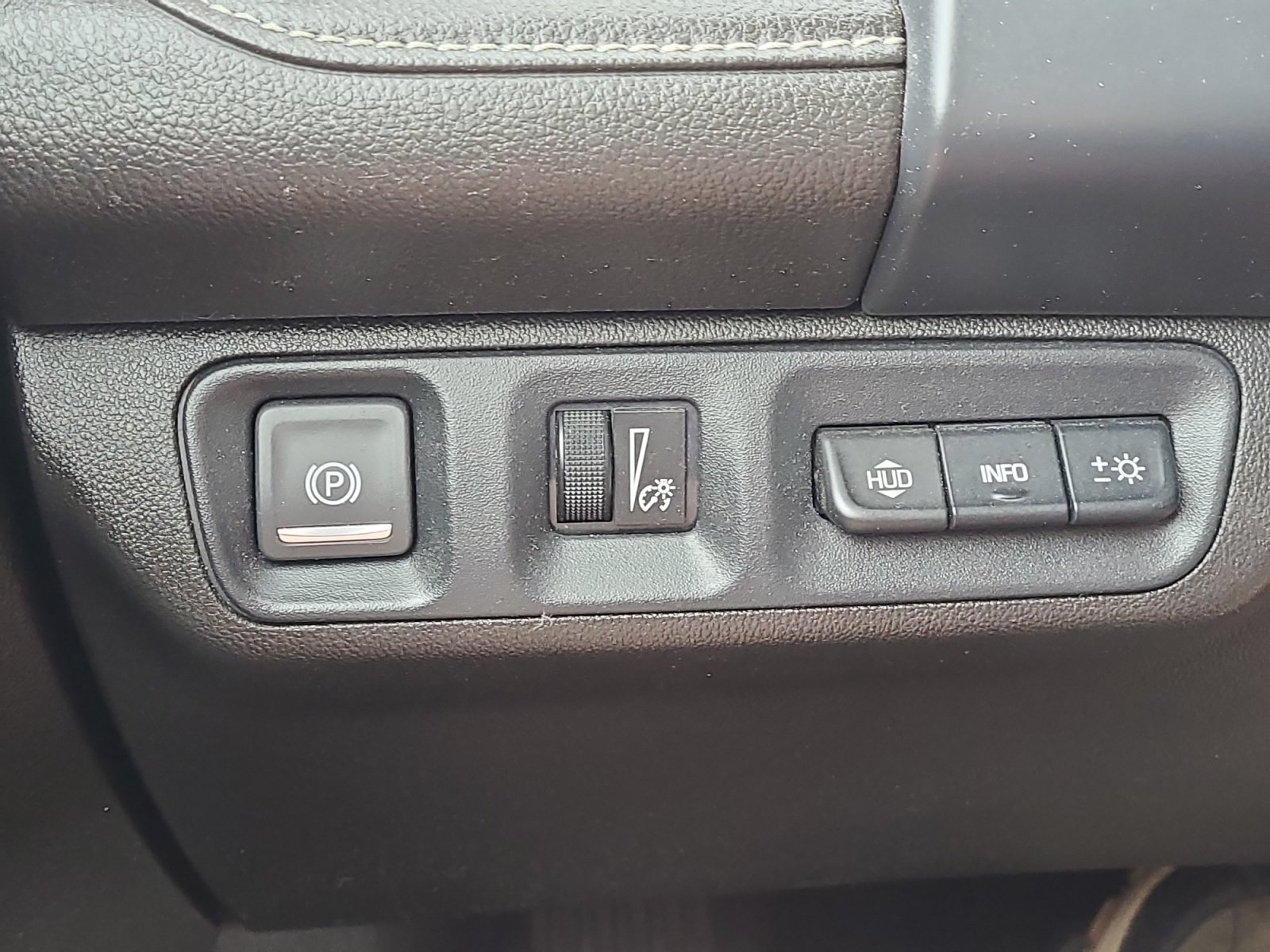 Used 2023 GMC Acadia Denali FWD image 23