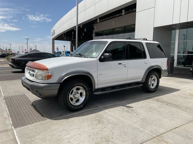 Used 2000 Ford Explorer XLT AWD/4WD image 2