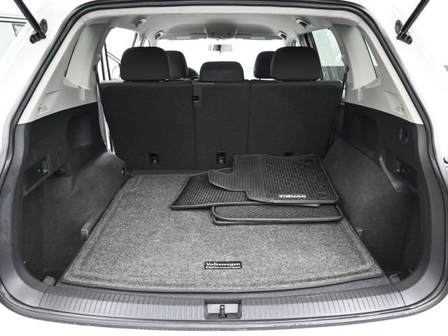 Used 2020 Volkswagen Tiguan S image 29