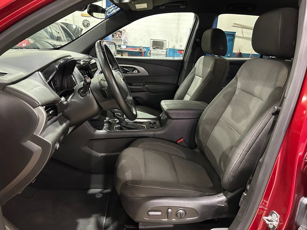 Used 2023 Chevrolet Traverse LT AWD/4WD image 18