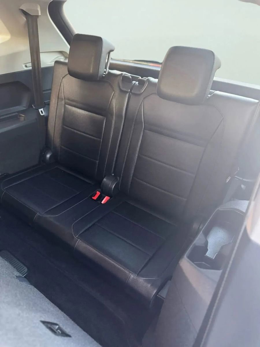 Used 2020 Volkswagen Tiguan SEL image 33