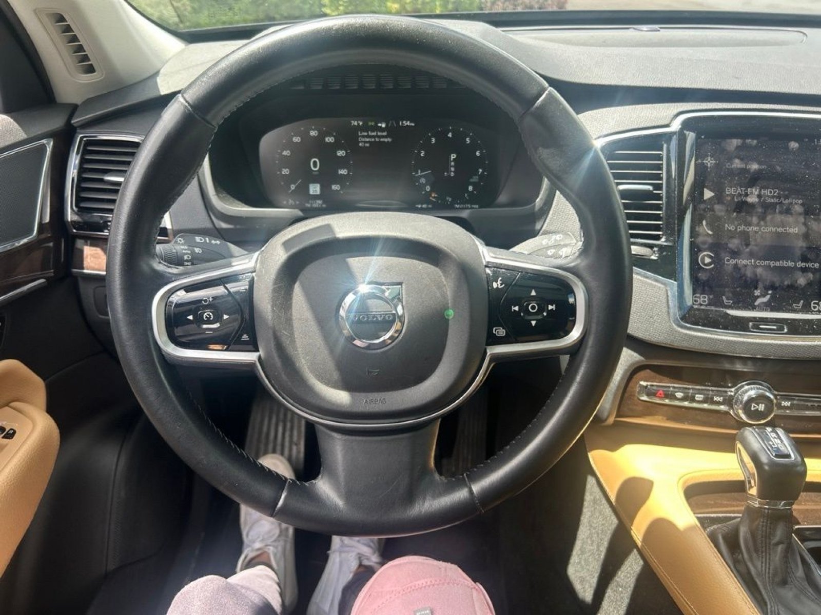 Used 2016 Volvo XC90 T6 Momentum w/ Momentum Plus Package AWD/4WD image 20