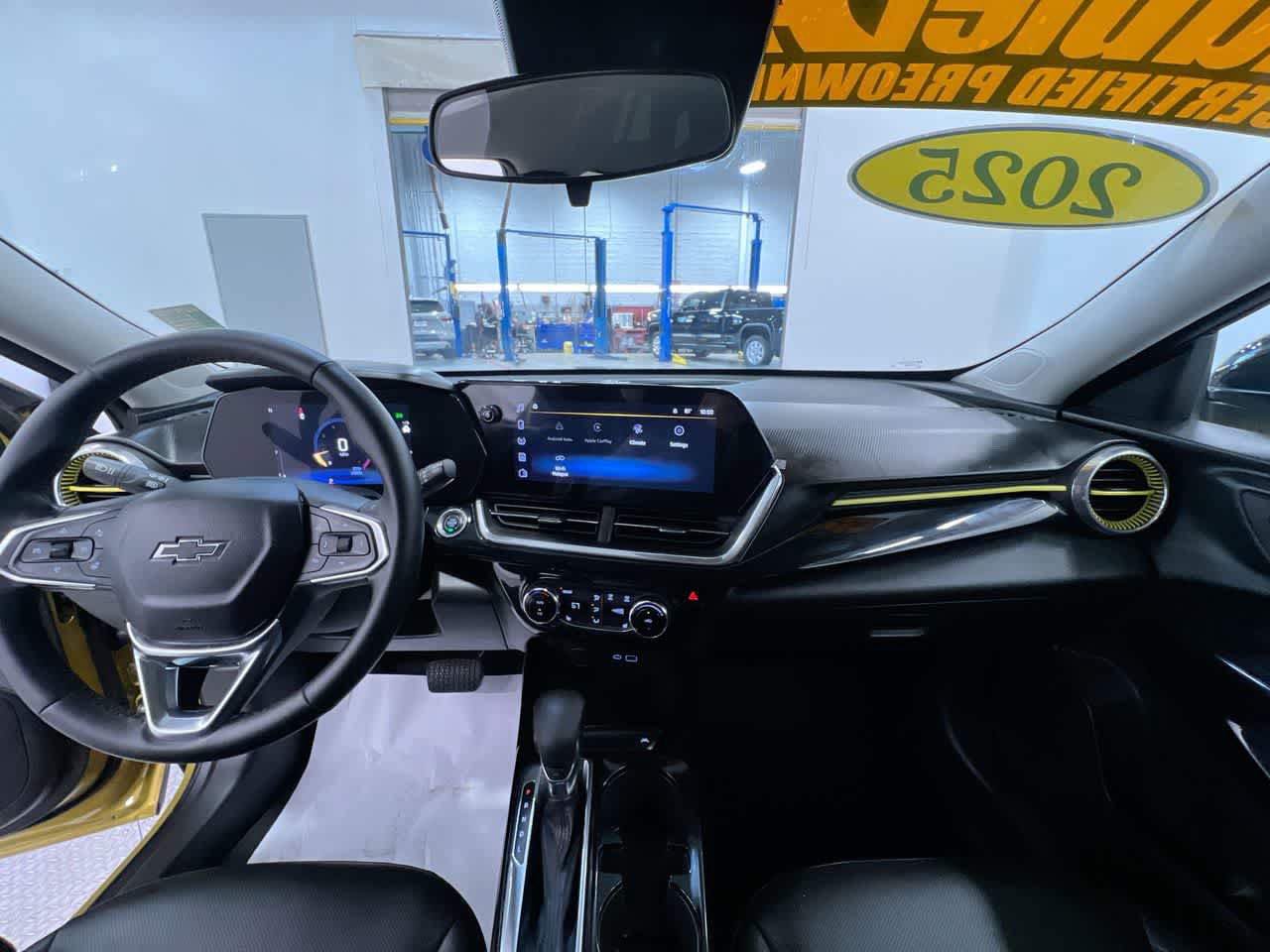 Used 2025 Chevrolet Trax ACTIV w/ Driver Confidence Package FWD image 24