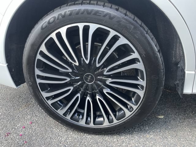 Used 2023 Lincoln Aviator Black Label w/ Class IV Trailer Tow Package AWD/4WD image 7