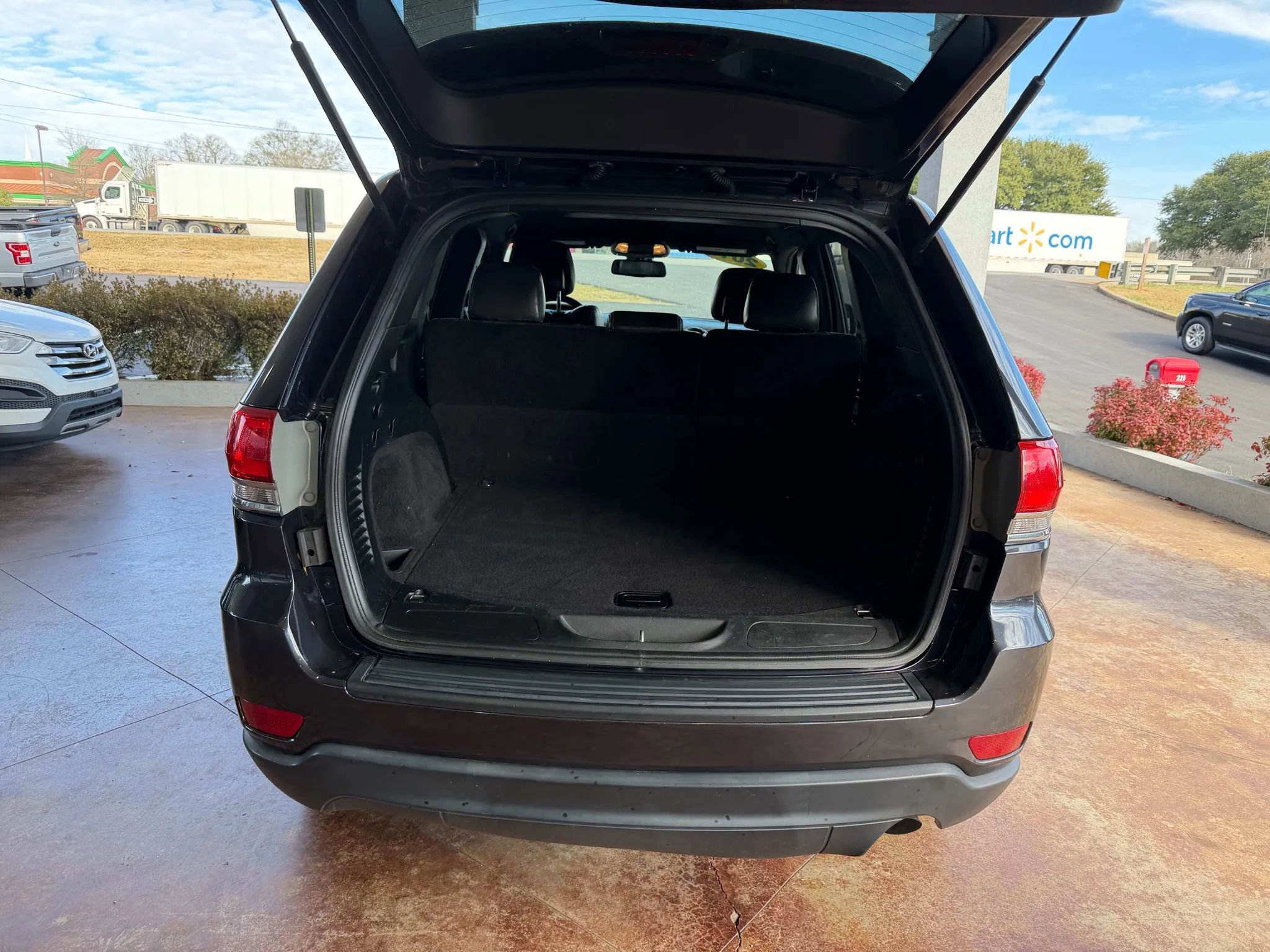 Used 2015 Jeep Grand Cherokee Laredo w/ Quick Order Package 23E image 22