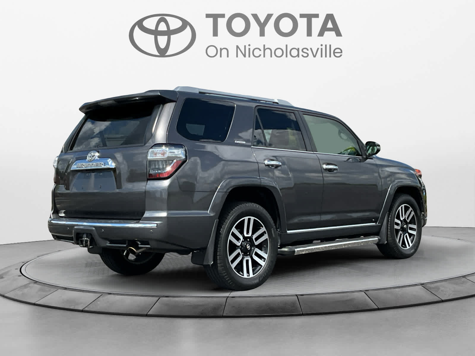 Used 2018 Toyota 4Runner Limited AWD/4WD image 5