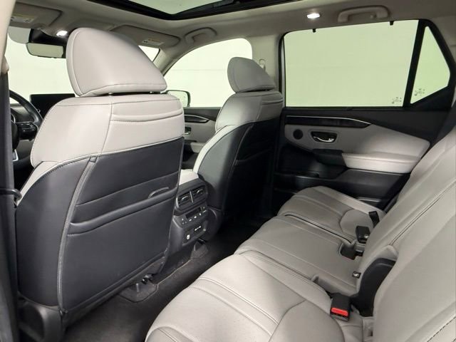 Used 2024 Honda Pilot Elite image 41