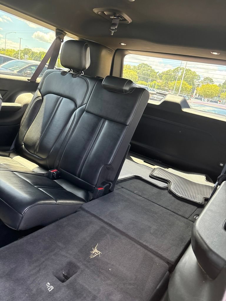 Used 2024 Jeep Wagoneer L Series II w/ Flexible Seating Group RWD image 5