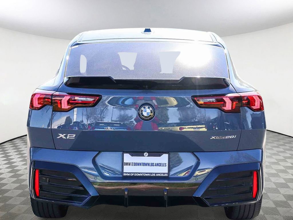Used 2025 BMW X2 xDrive28i w/ M Sport Package image 5