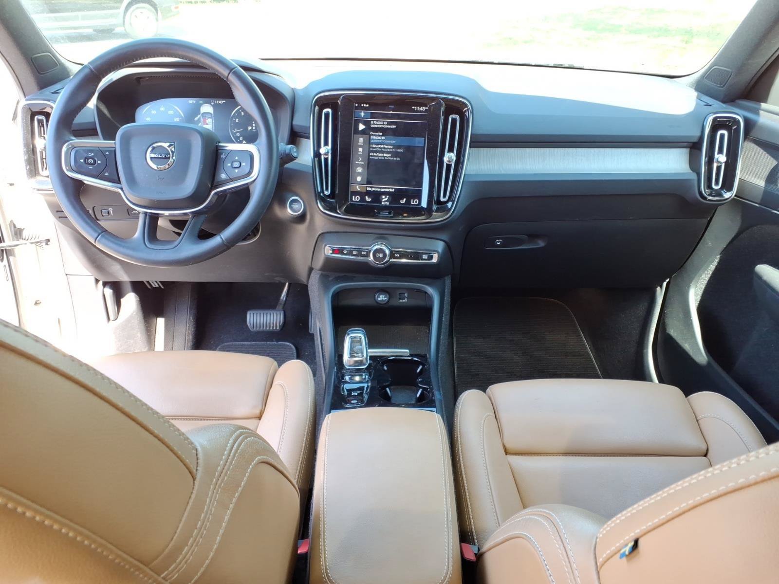 Used 2019 Volvo XC40 T4 Inscription FWD image 6