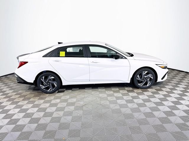 New 2025 Hyundai Elantra SEL FWD image 9