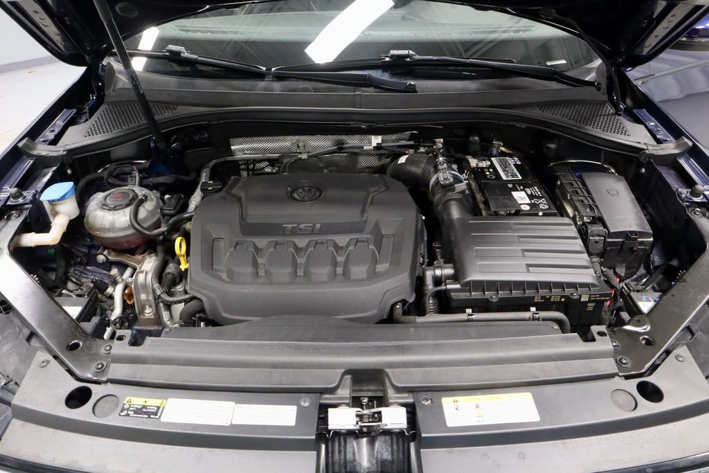 Used 2022 Volkswagen Tiguan SEL R-Line image 18