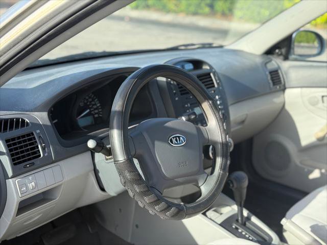 Used 2009 Kia Spectra LX FWD image 11