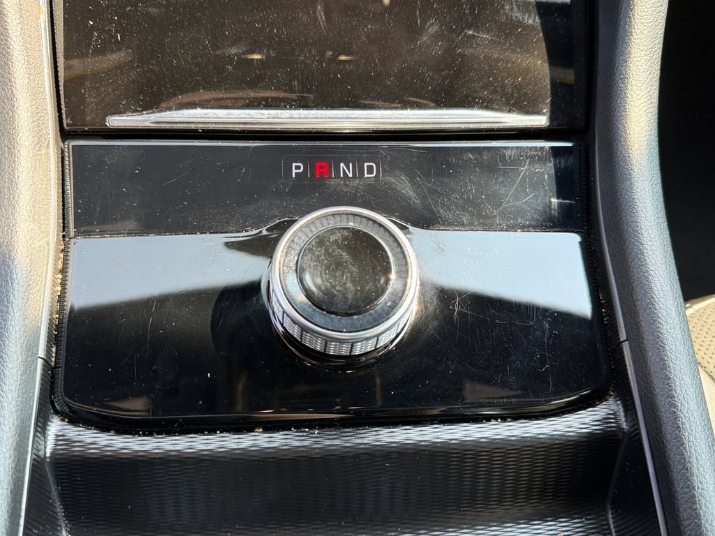 Used 2025 Jeep Grand Cherokee Altitude AWD/4WD image 32
