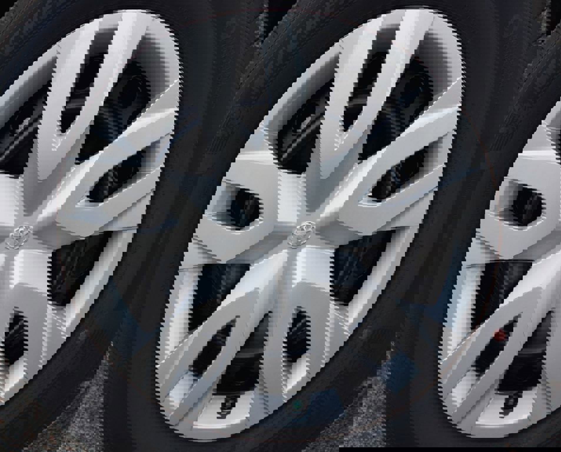 New 2026 Toyota Corolla Cross L image 15