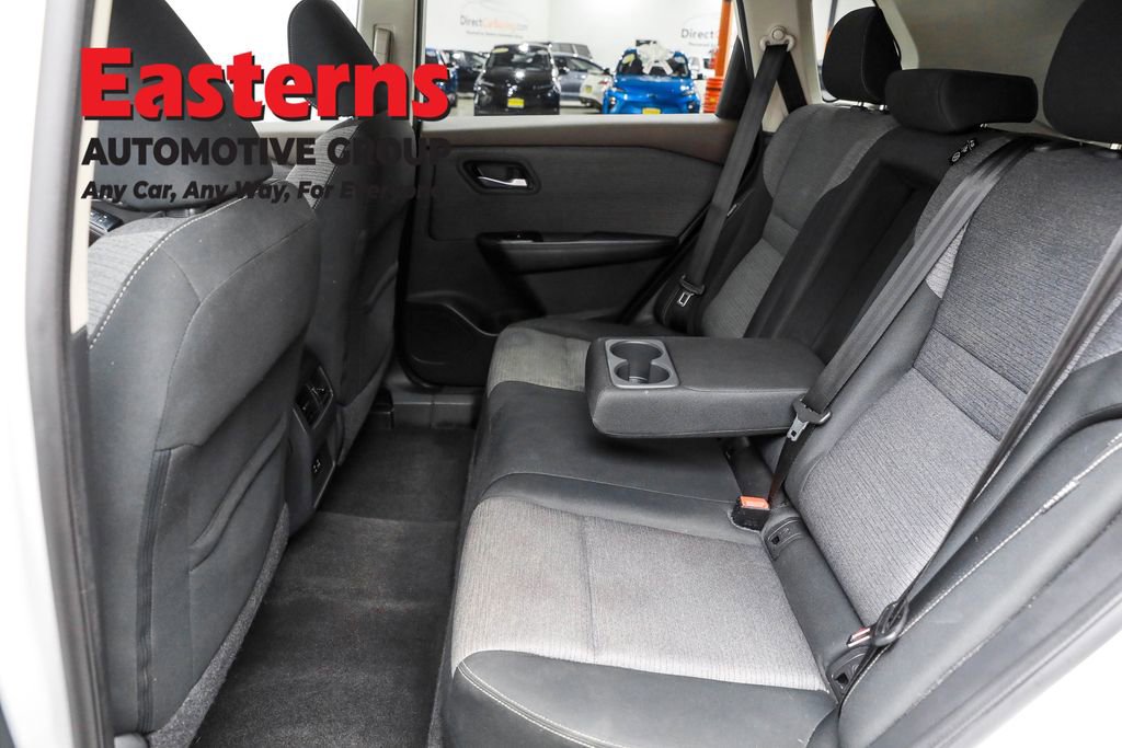 Used 2022 Nissan Rogue SV image 21