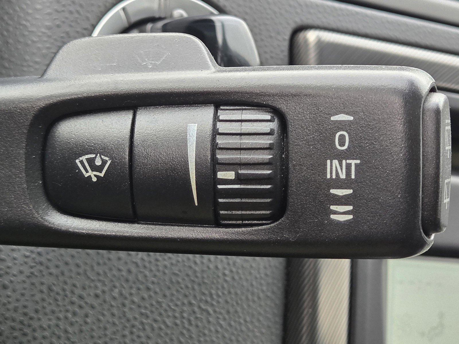 Used 2011 Volvo C30 T5 R-Design image 23