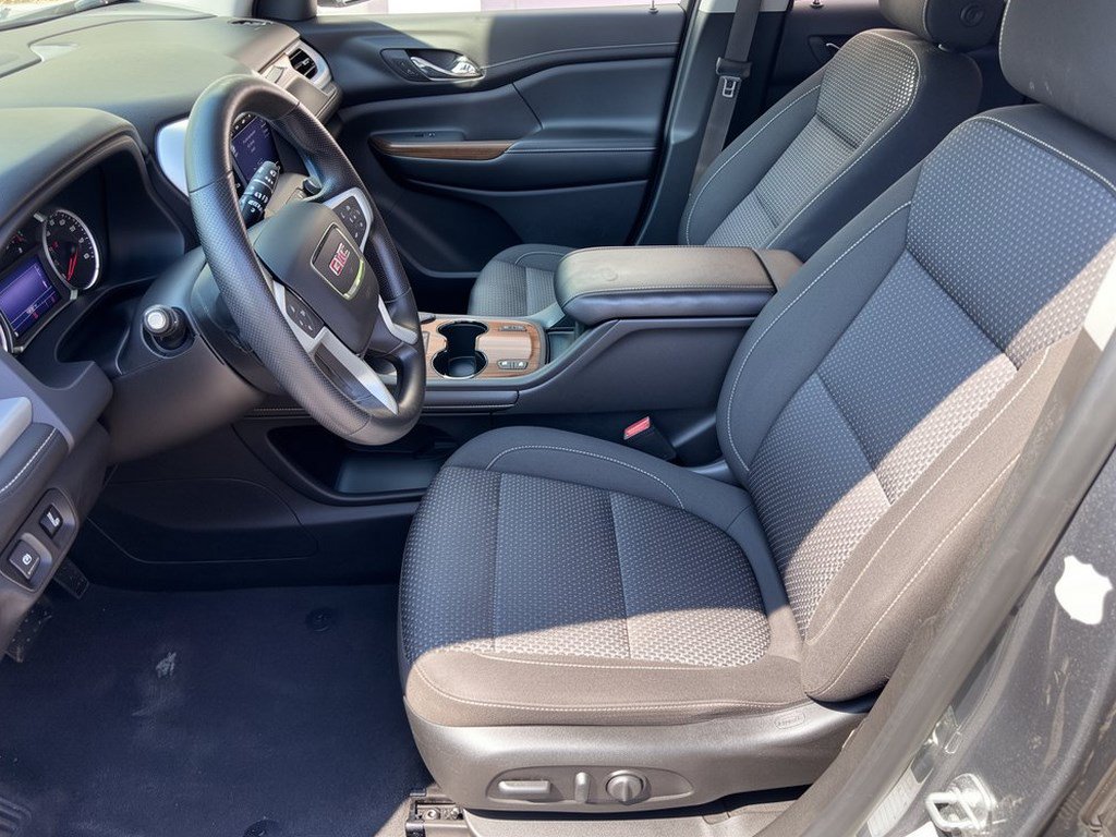 Used 2021 GMC Acadia SLE w/ Driver Convenience Package FWD image 5