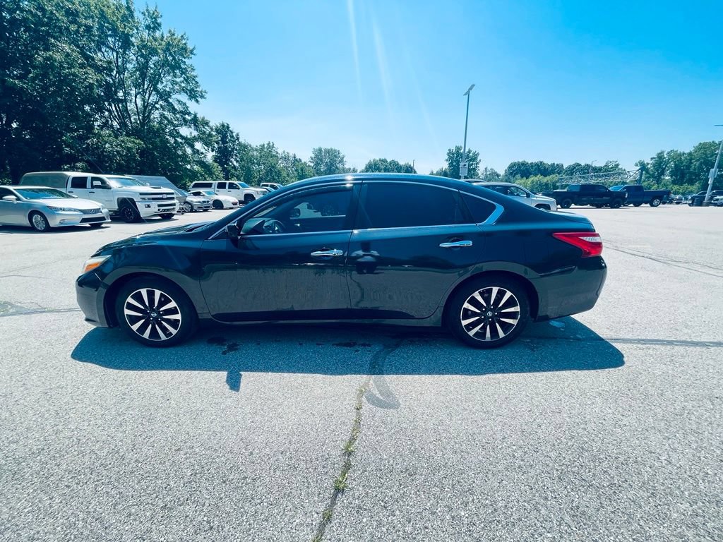 Used 2016 Nissan Altima 2.5 S w/ Power Driver Seat Package FWD image 2