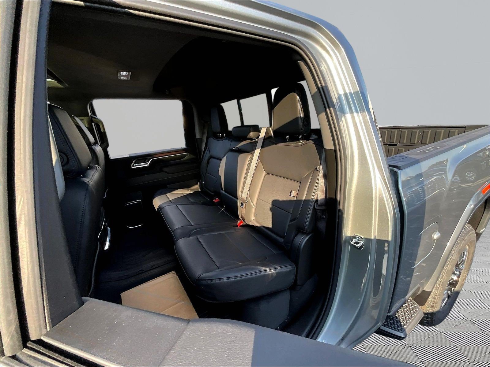 New 2026 GMC Sierra 3500 Denali w/ Denali Reserve Package AWD/4WD image 18
