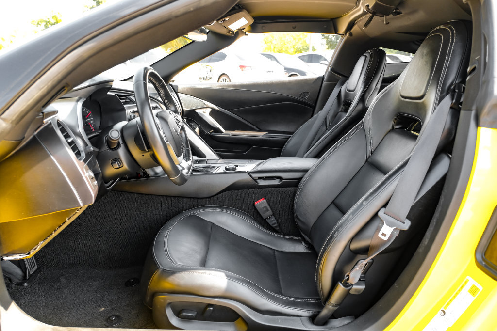 Used 2019 Chevrolet Corvette Stingray Coupe w/ 1LT RWD image 23