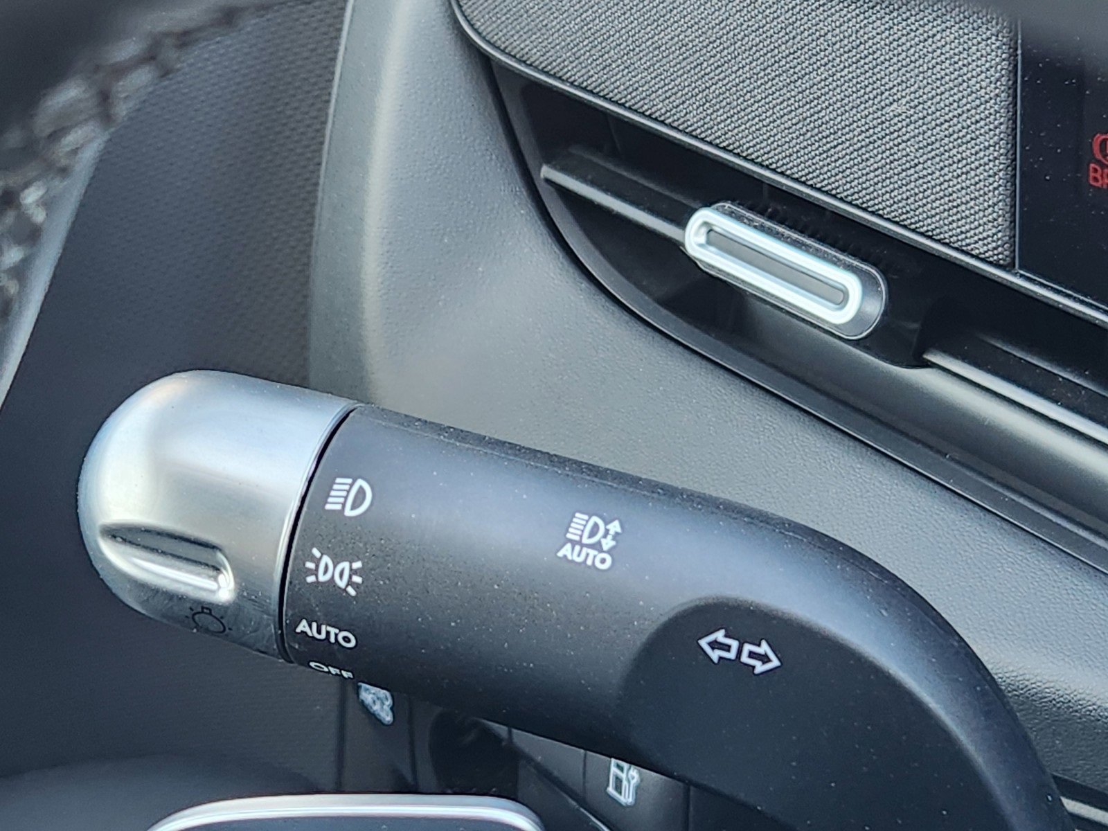 Used 2025 Hyundai Ioniq 5 SE image 14