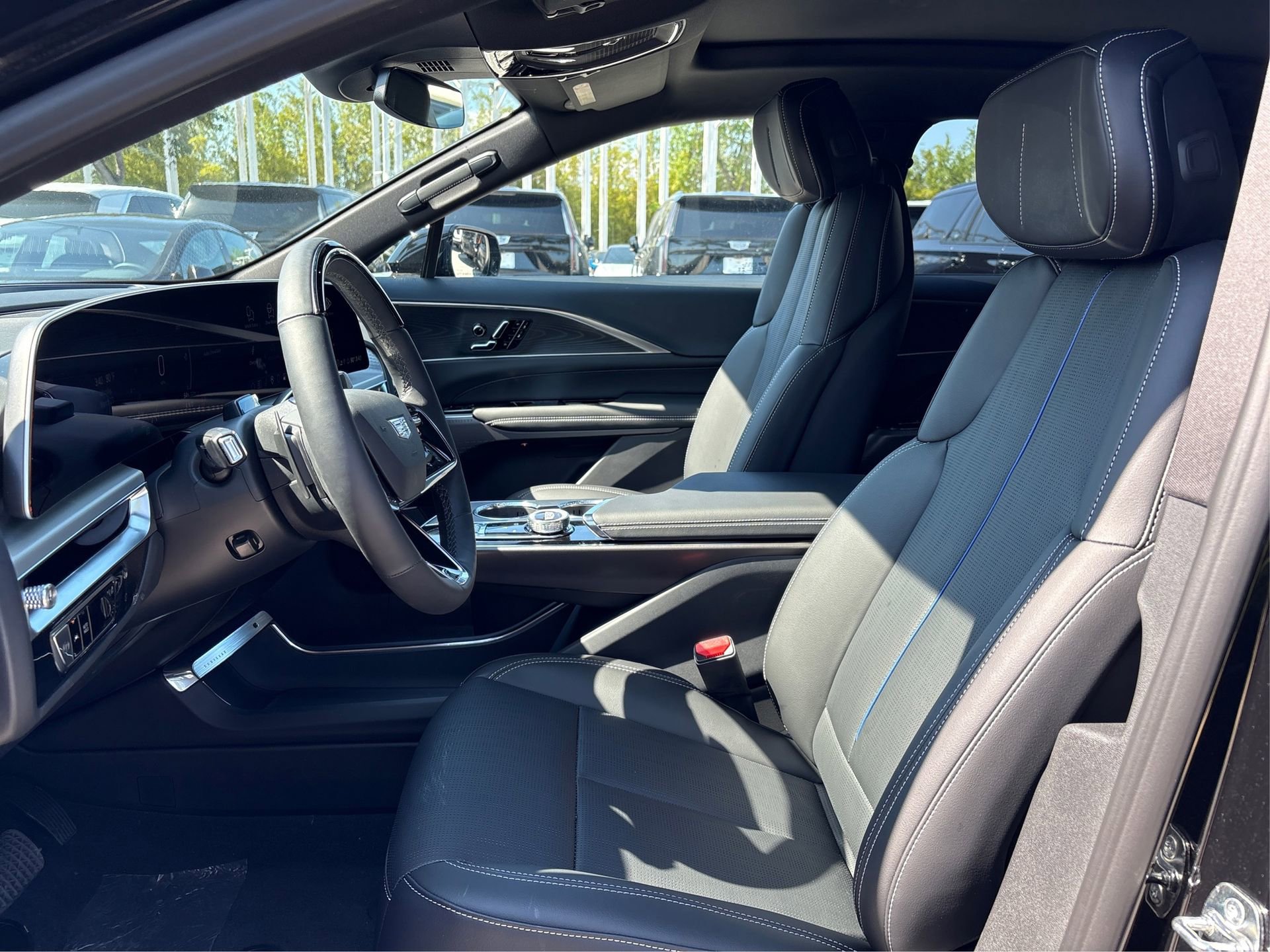 New 2026 Cadillac Lyriq Luxury image 9