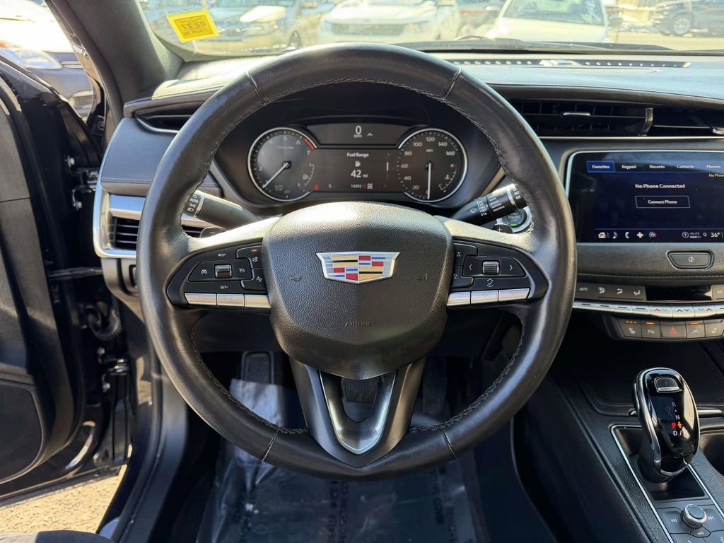 Used 2023 Cadillac XT4 Luxury w/ Cold Weather Package AWD/4WD image 27