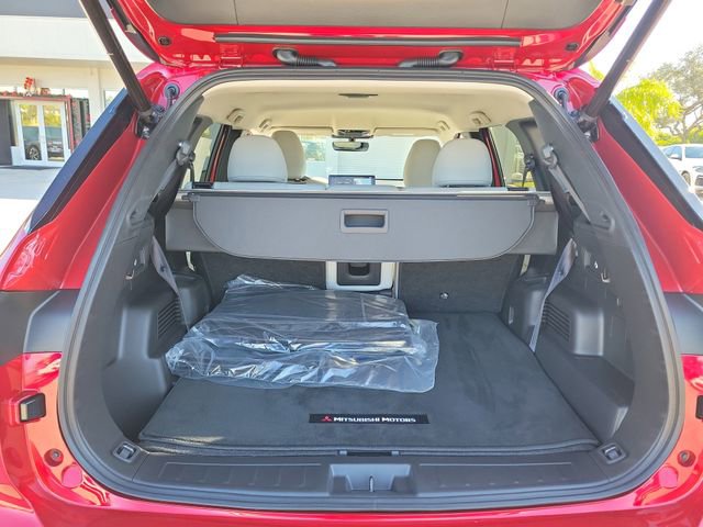 New 2026 Mitsubishi Outlander SE image 11