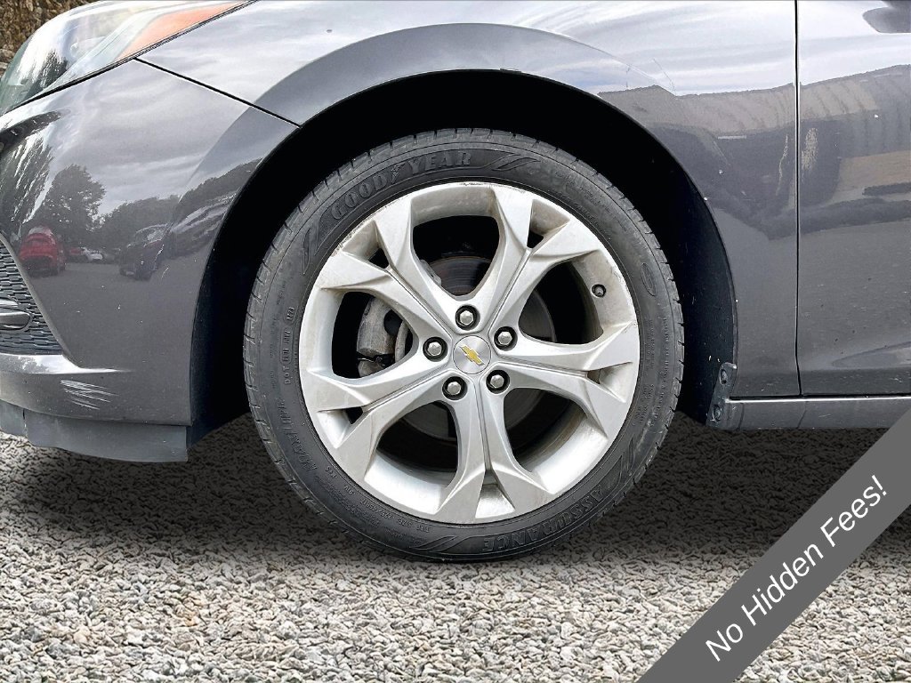 Used 2017 Chevrolet Cruze Premier FWD image 9