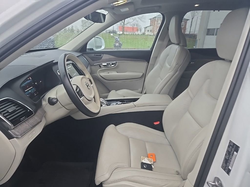 Used 2023 Volvo XC90 T8 Ultimate AWD/4WD image 14