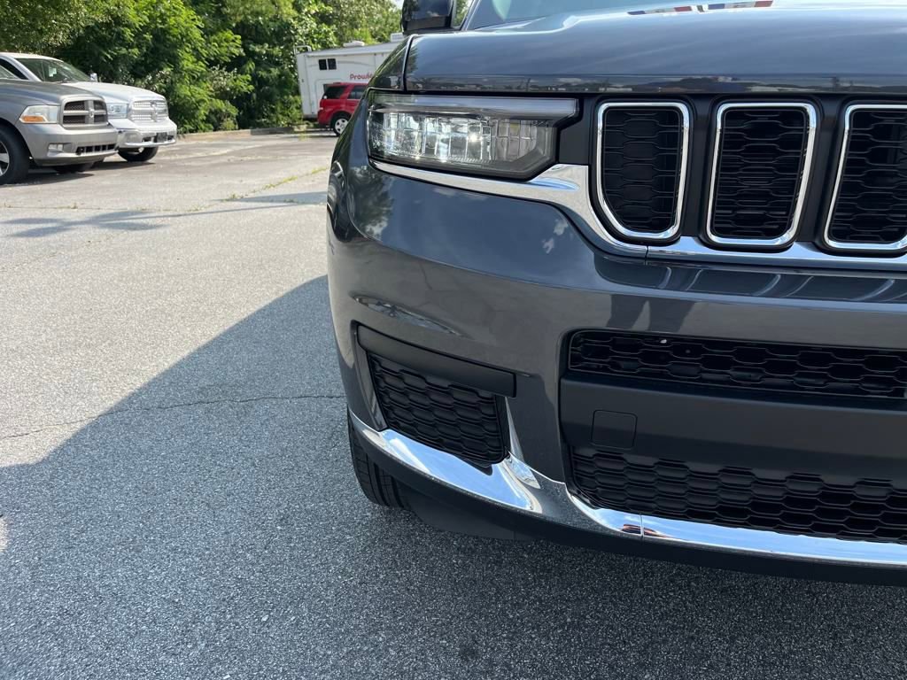 New 2025 Jeep Grand Cherokee L Laredo w/ Luxury Tech Group I image 41