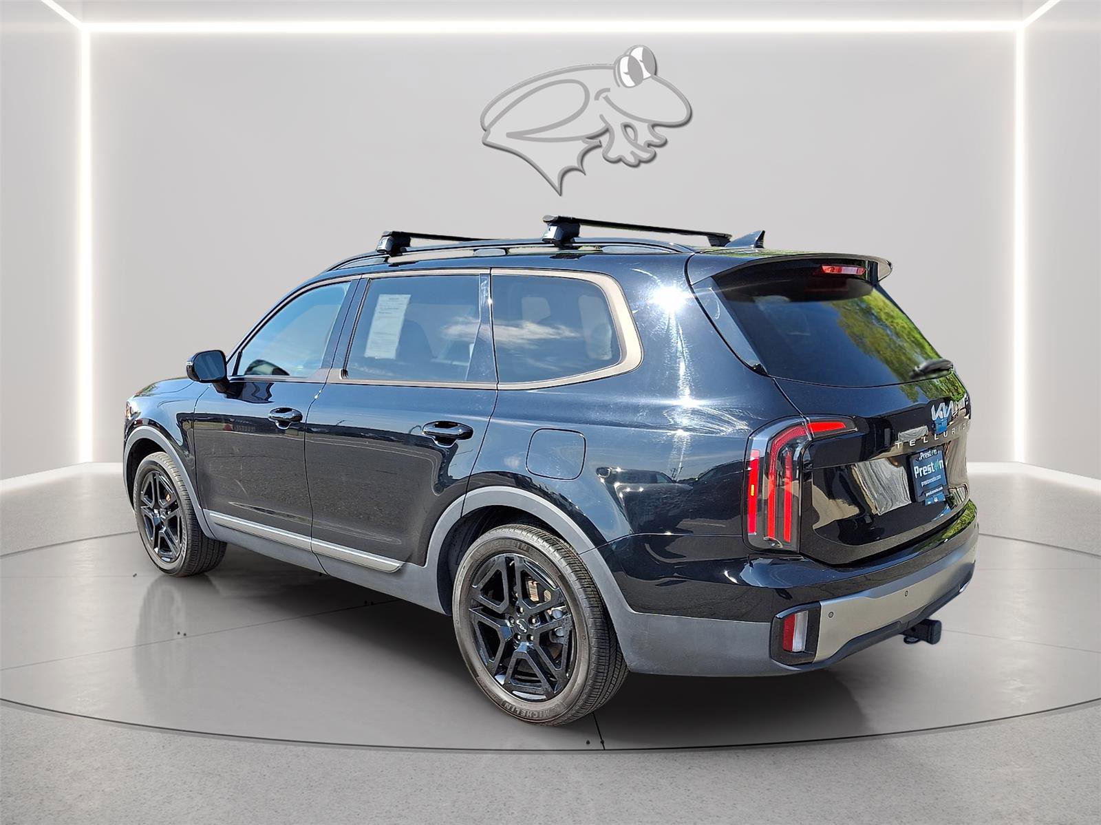 Used 2023 Kia Telluride SX X-Line AWD/4WD image 3