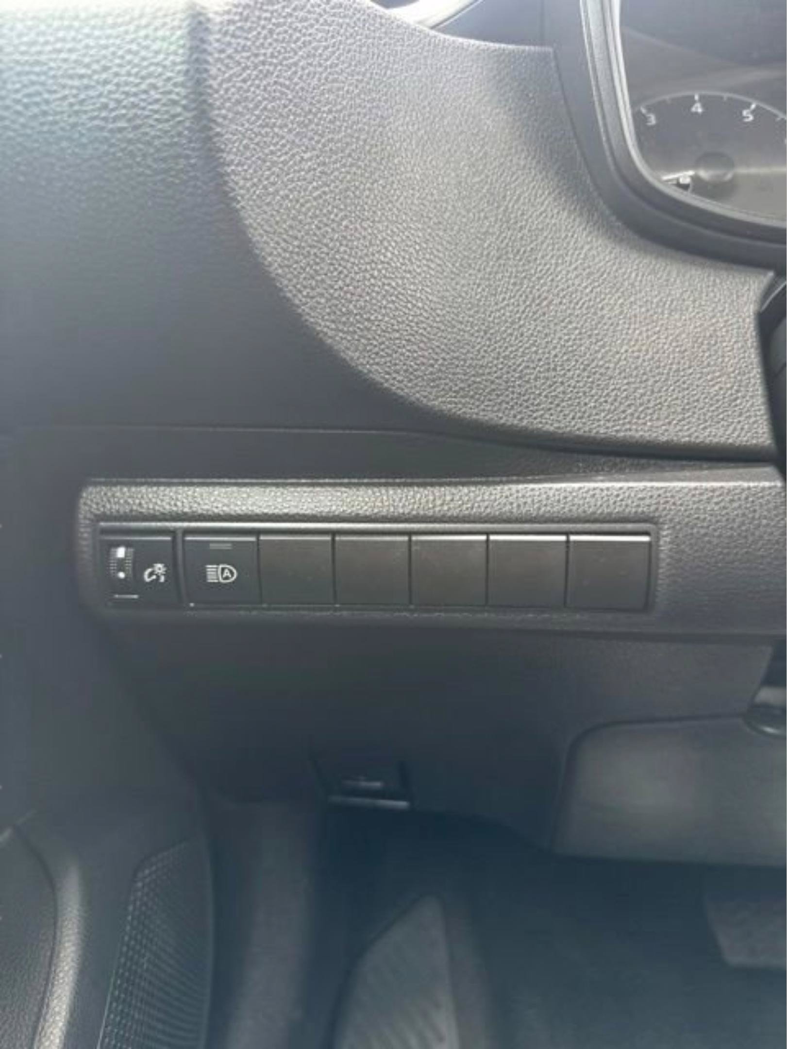 Used 2025 Toyota Corolla LE FWD image 18