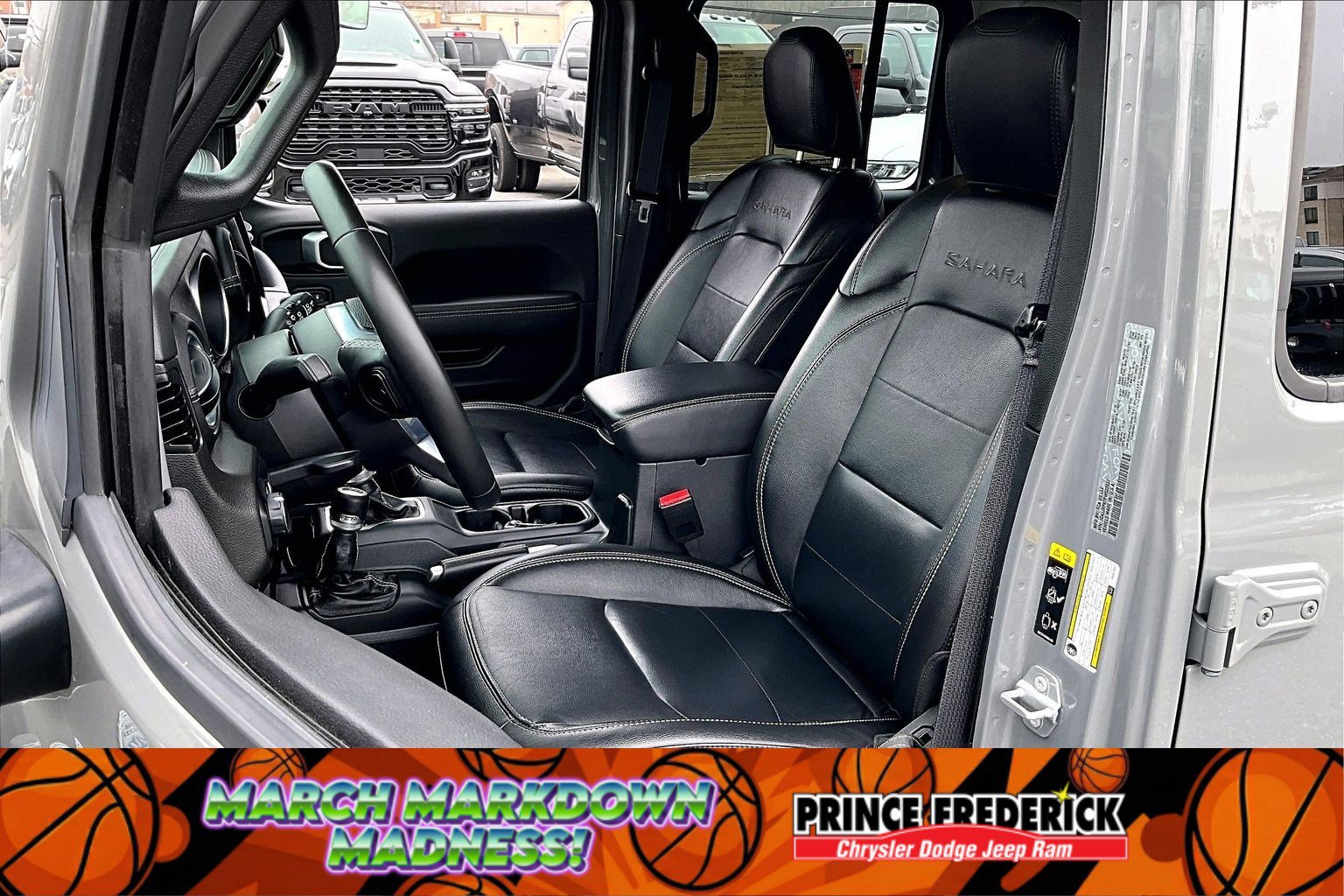 Used 2023 Jeep Wrangler Sahara w/ Cold Weather Group image 18